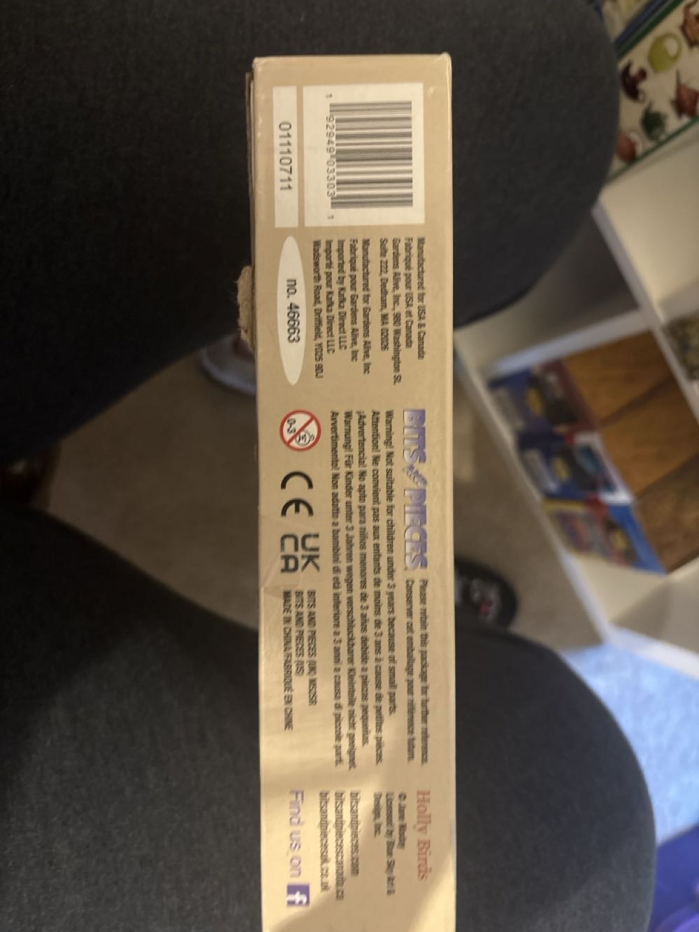 Holly Birds - Bits And Pieces puzzle collectible [Barcode 602994033036] - Main Image 2