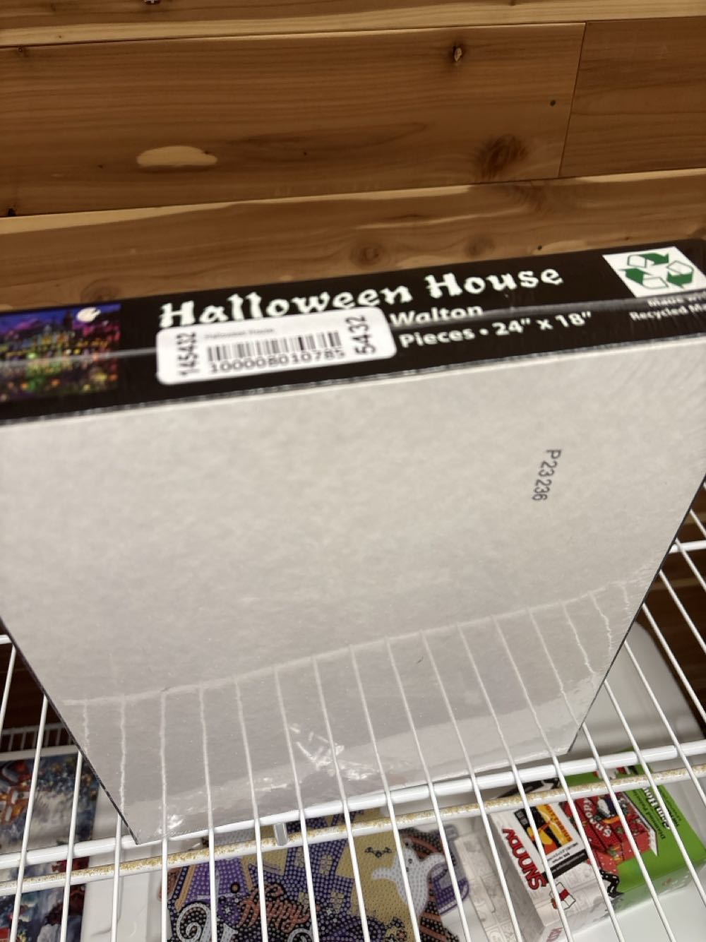 Halloween House - Vermont Christmas Company puzzle collectible [Barcode 1000060318784] - Main Image 2