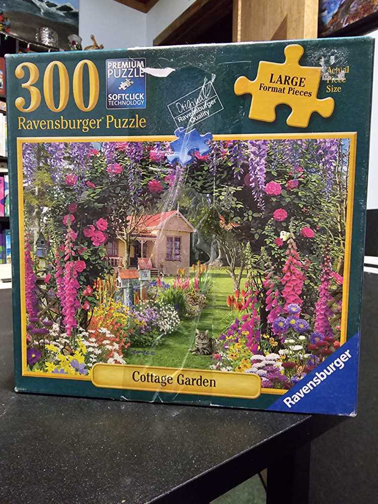 Cottage Garden  - Ravenburger puzzle collectible [Barcode 5609275809681] - Main Image 2