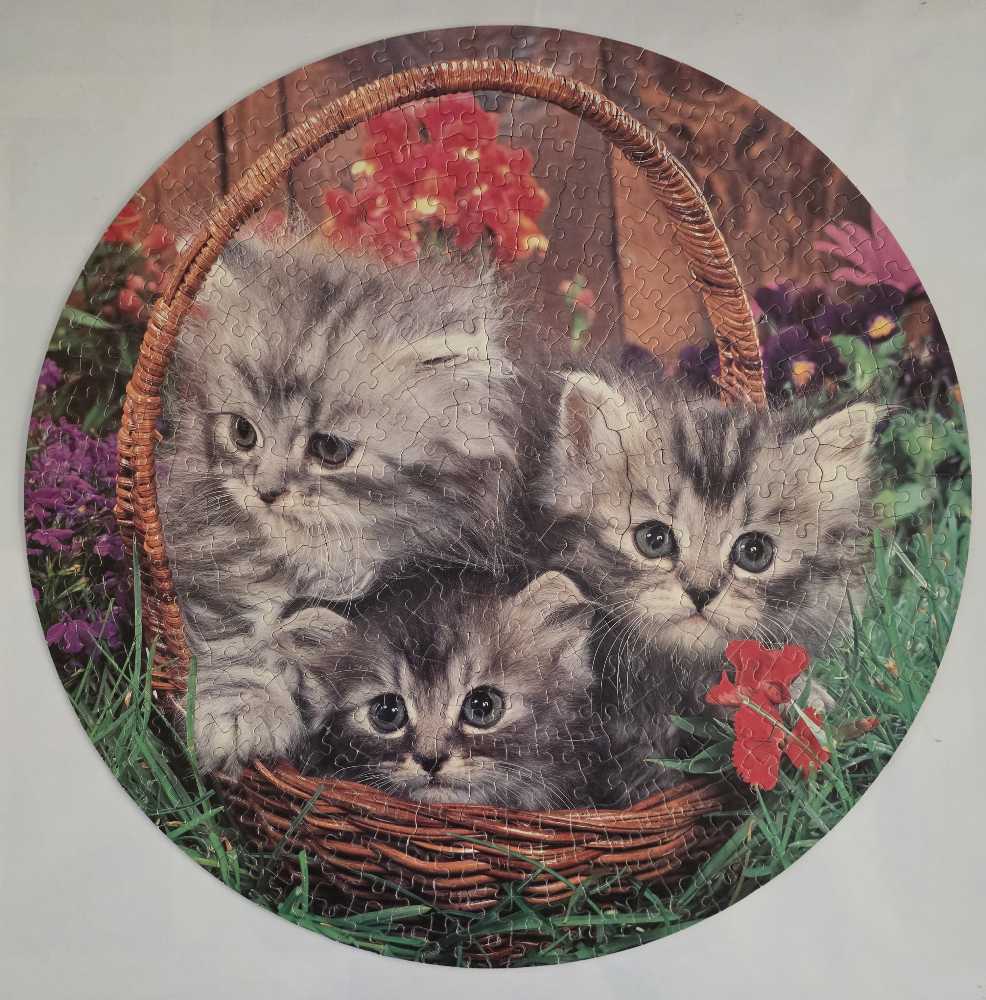 Tight Squeeze - American Publishing puzzle collectible [Barcode 078581061567] - Main Image 2