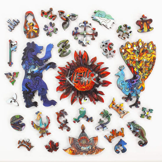 Queen Bee - Stumpcraft puzzle collectible - Main Image 4