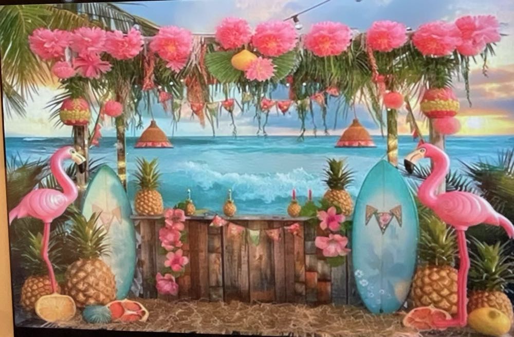 BEV-31-390: Hello Kitty Colorful Parfait