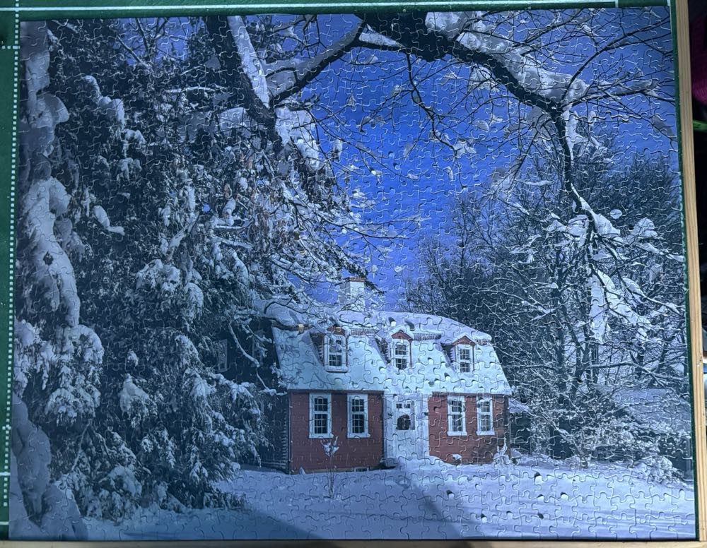 Home For The Holidays - Golden puzzle collectible [Barcode 033500047770] - Main Image 2