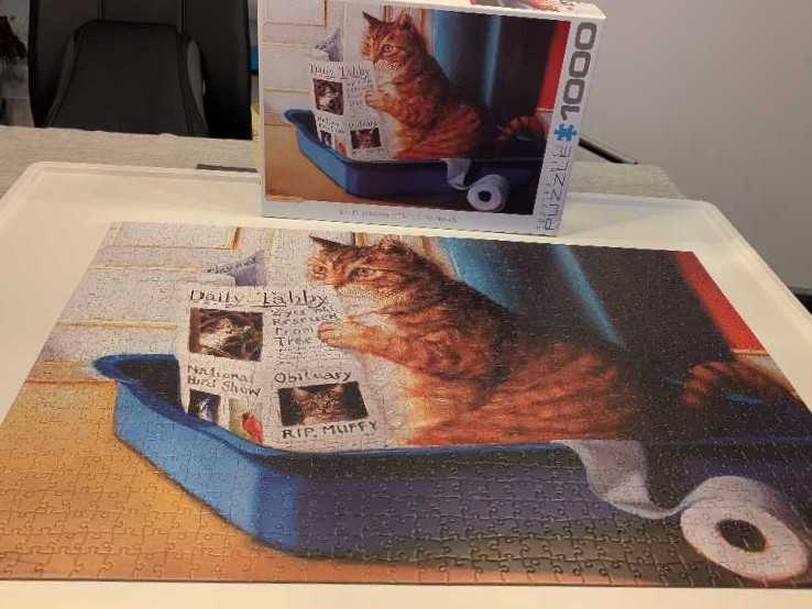 Kitty Throne - EuroGraphics puzzle collectible [Barcode 628136654524] - Main Image 3