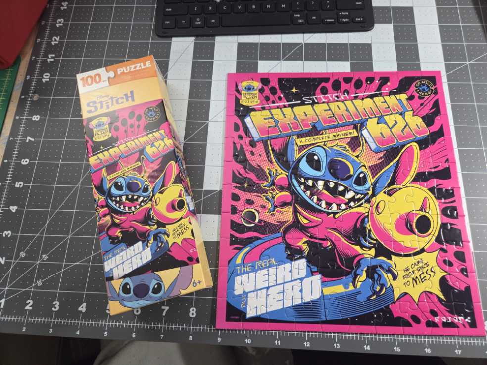 Stitch - Spin Master Puzzles puzzle collectible [Barcode 681147121256] - Main Image 2