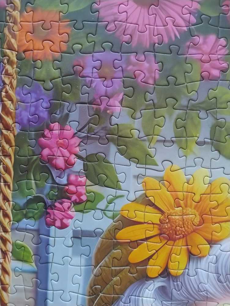 Granny’s Happy Hour - Tucocoo puzzle collectible - Main Image 4