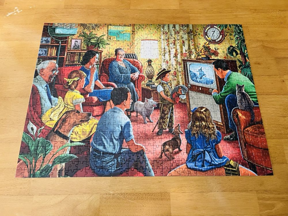 Family Night Television - Back To The Past - Roseart puzzle collectible [Barcode 4895145457521] - Main Image 2