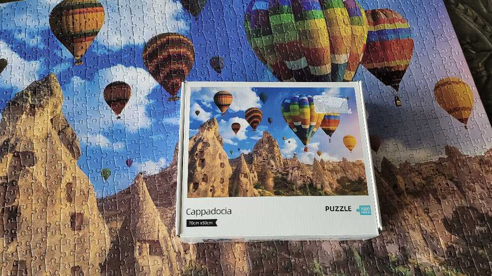 Hello Dahlias! 1000-piece Puzzle