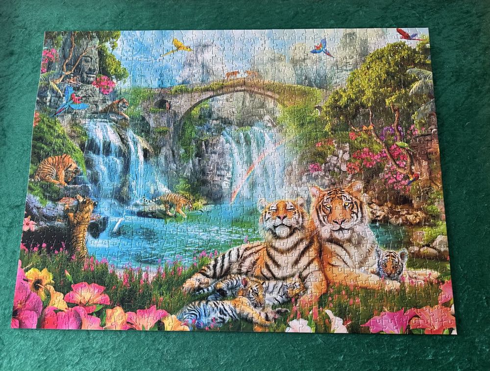 Y Rhonda - Majestic Tiger Grotto 💎 - Buffalo puzzle collectible [Barcode 079346127009] - Main Image 3