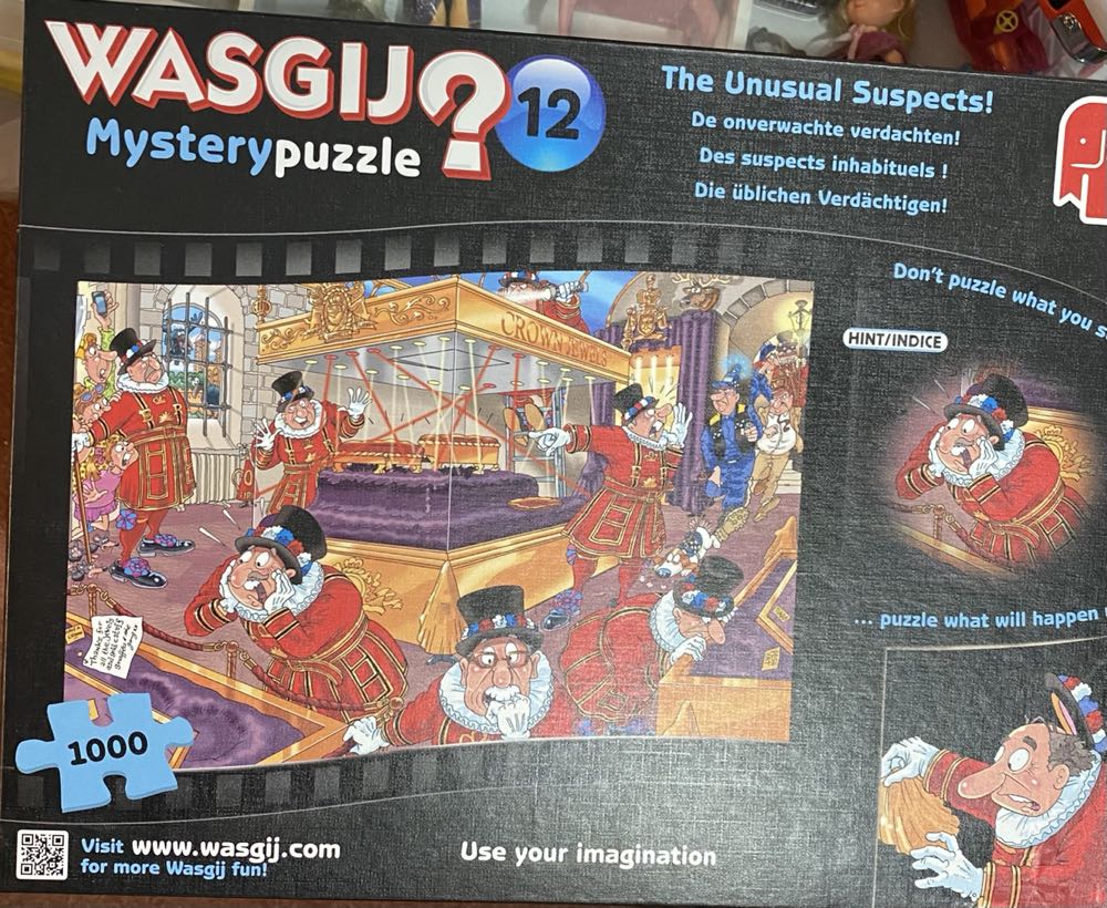 Wasgij Mystery 12 The Unusual Suspects - Jumbo puzzle collectible - Main Image 1