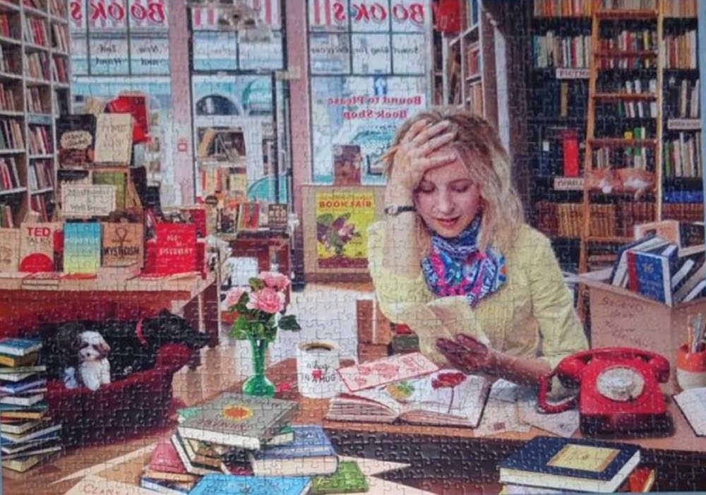 The Bemused Bookseller - Ravensburger puzzle collectible [Barcode 4005556164189] - Main Image 4