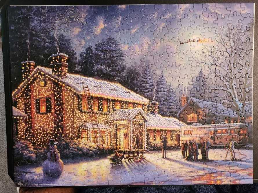 National Lampoon’s Christmas Vacation - Ceaco puzzle collectible [Barcode 021081220910] - Main Image 4