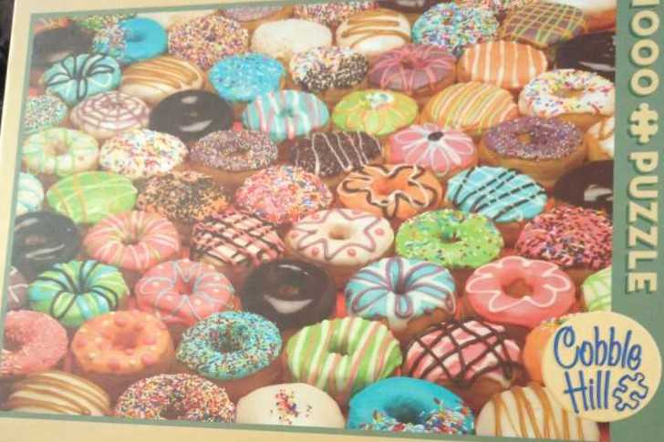 Doughnuts - Cobble Hill 🇺🇸 puzzle collectible [Barcode 625012516815] - Main Image 3