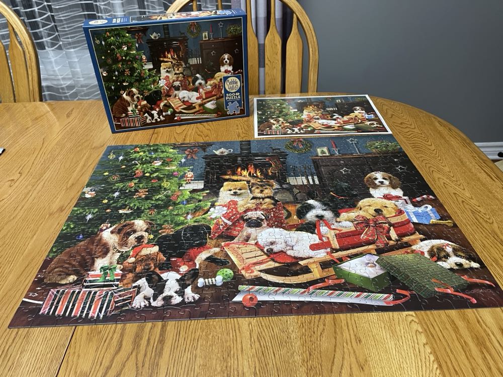 Christmas Puppies - Cobble Hill 🇨🇦 puzzle collectible [Barcode 625012850551] - Main Image 4