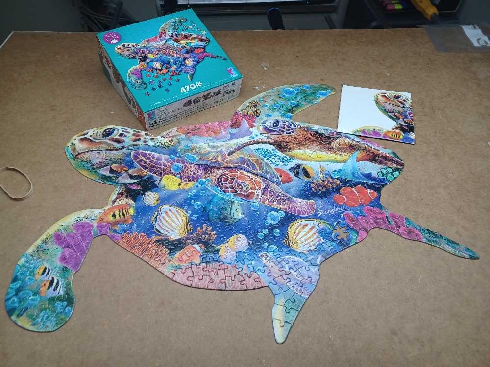 Shaped Like A Turtle - Ceaco puzzle collectible [Barcode 021081240918] - Main Image 4