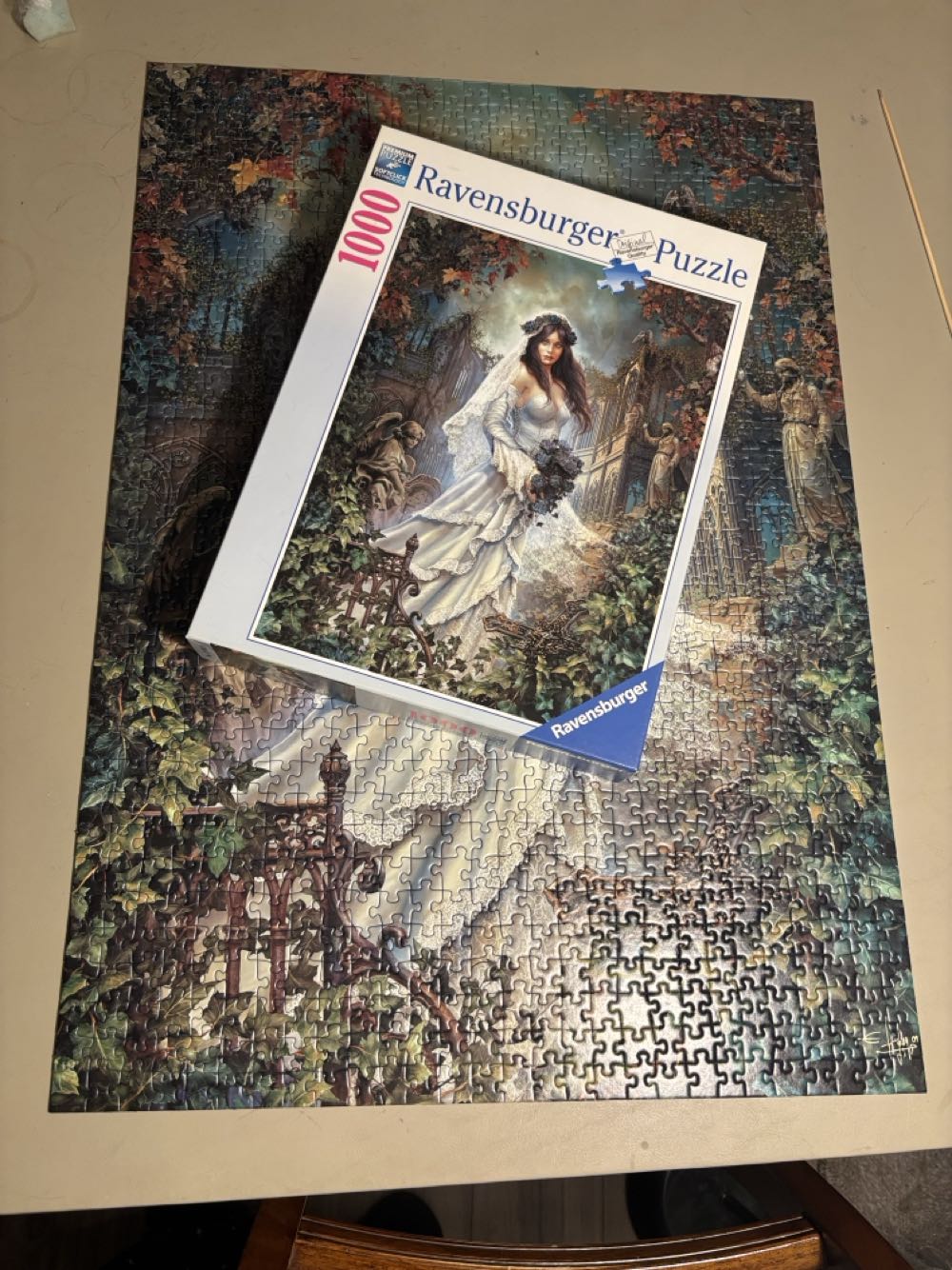 Dark Romance - Ravensburger puzzle collectible [Barcode 4005556191628] - Main Image 3