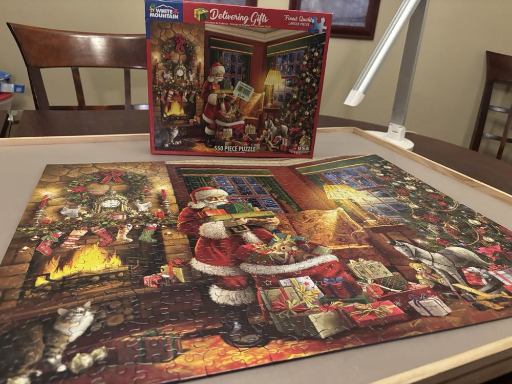 Delivering gifts - White Mountain Puzzles puzzle collectible [Barcode 724819261451] - Main Image 3