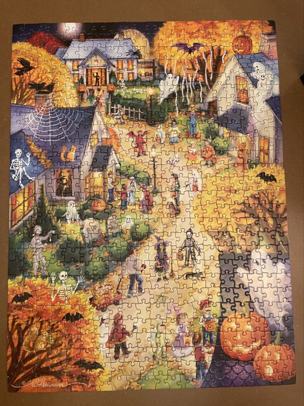 Halloween Town - Cheryl - Vermont Christmas  Company puzzle collectible [Barcode 871241003194] - Main Image 3