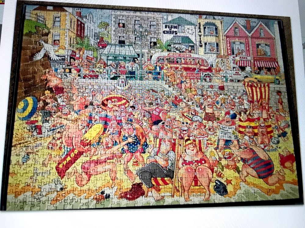 WASGIJ Box 3 - Jumbo puzzle collectible - Main Image 2