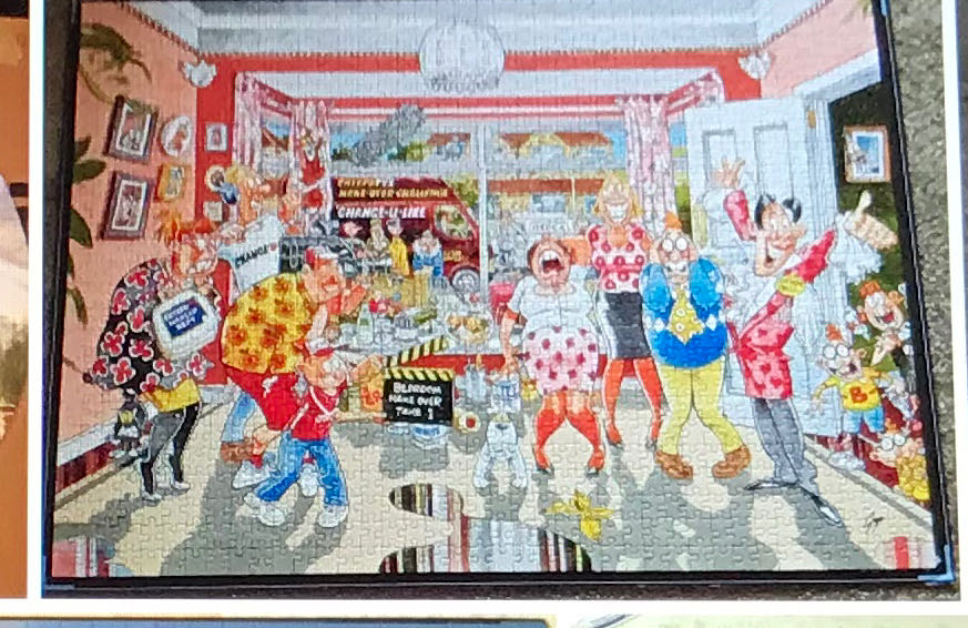 WASGIJ Box 3 - Jumbo puzzle collectible - Main Image 3