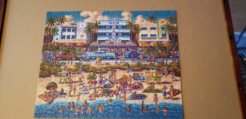 South Beach - Dowdle puzzle collectible [Barcode 671095201858] - Main Image 4