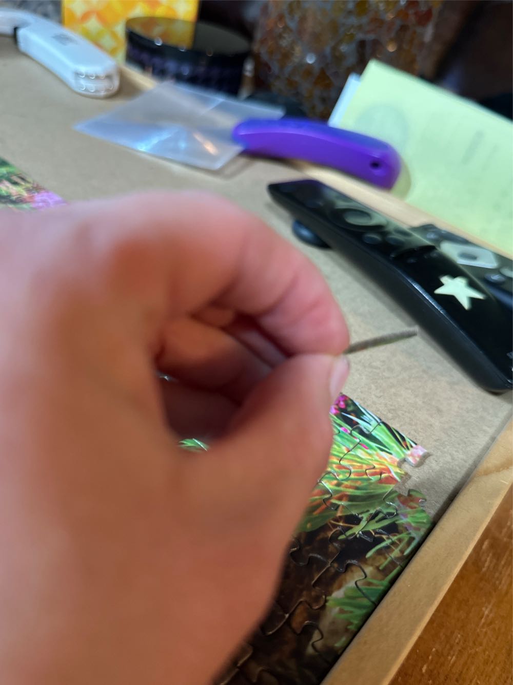 Time Away Cascading Cabin - Master Pieces puzzle collectible [Barcode 705988720413] - Main Image 4