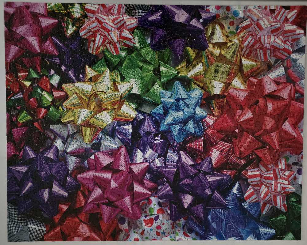 Presents! Presents! Presents! - Springbok puzzle collectible [Barcode 091683107797] - Main Image 2