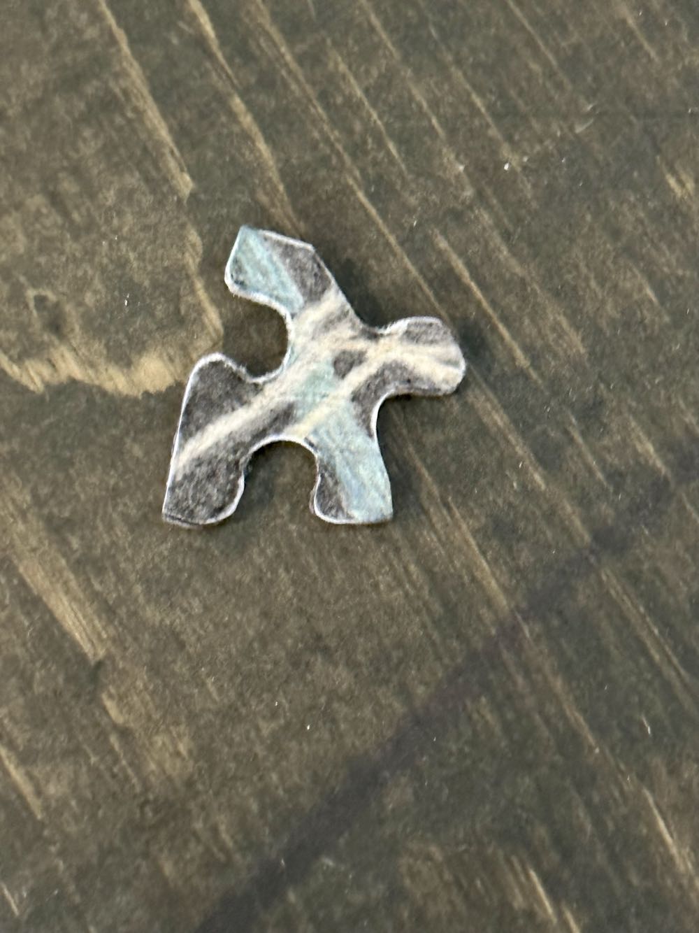 Mad Queen* - SunsOut puzzle collectible [Barcode 796780676039] - Main Image 4