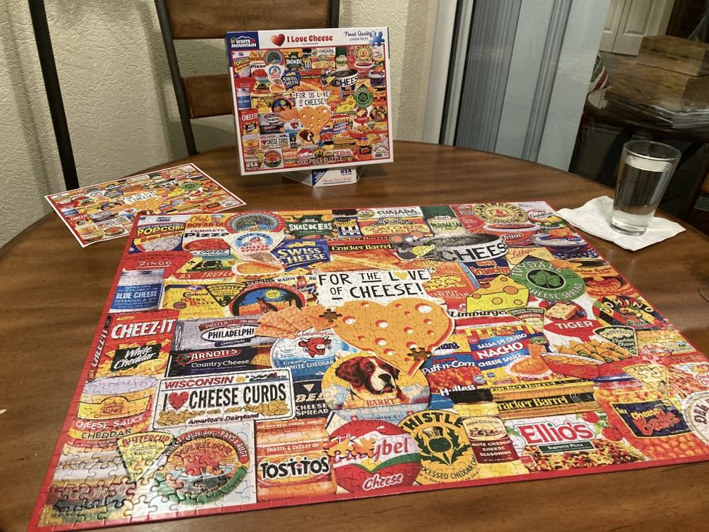 ZZ - I Love Cheese (SOLD) - White Mountain puzzle collectible [Barcode 724819263738] - Main Image 3