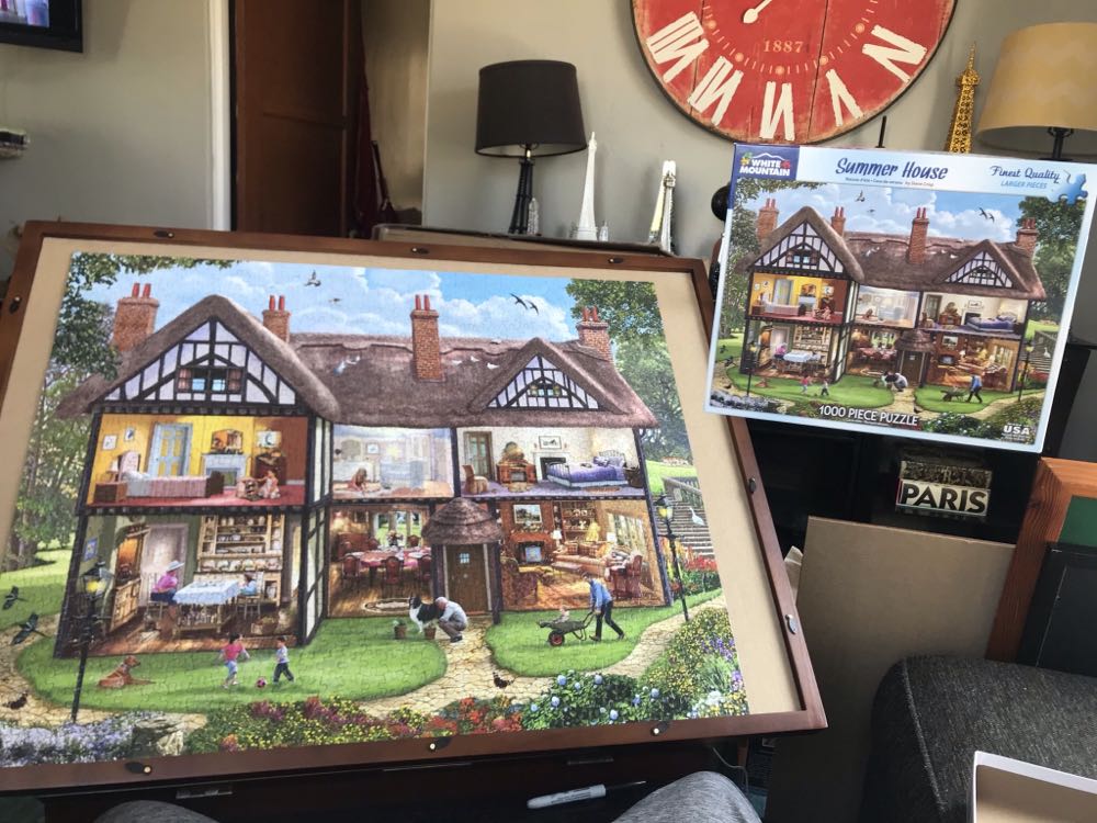 Summer House - White Mountain puzzle collectible [Barcode 724819258567] - Main Image 2