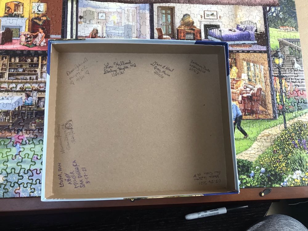 Summer House - White Mountain puzzle collectible [Barcode 724819258567] - Main Image 4