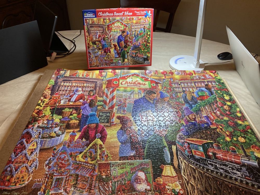 Christmas Sweet Shop - White Mountain puzzle collectible [Barcode 724819263387] - Main Image 3