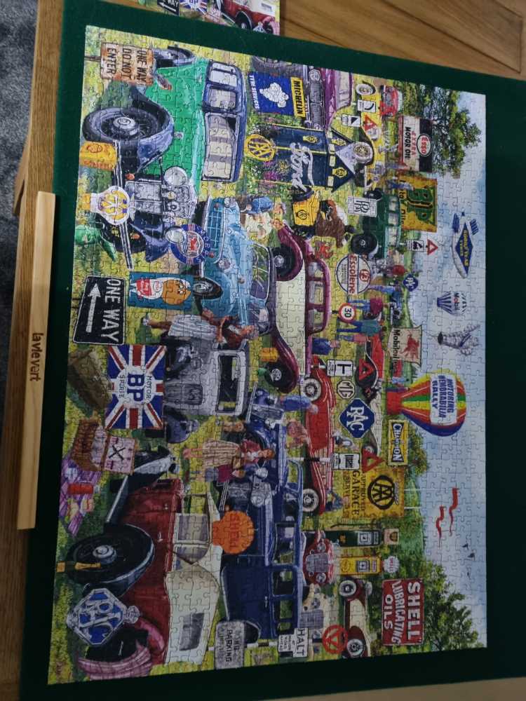 Motoring Memorabilia - Gibsons puzzle collectible [Barcode 5012269063066] - Main Image 2