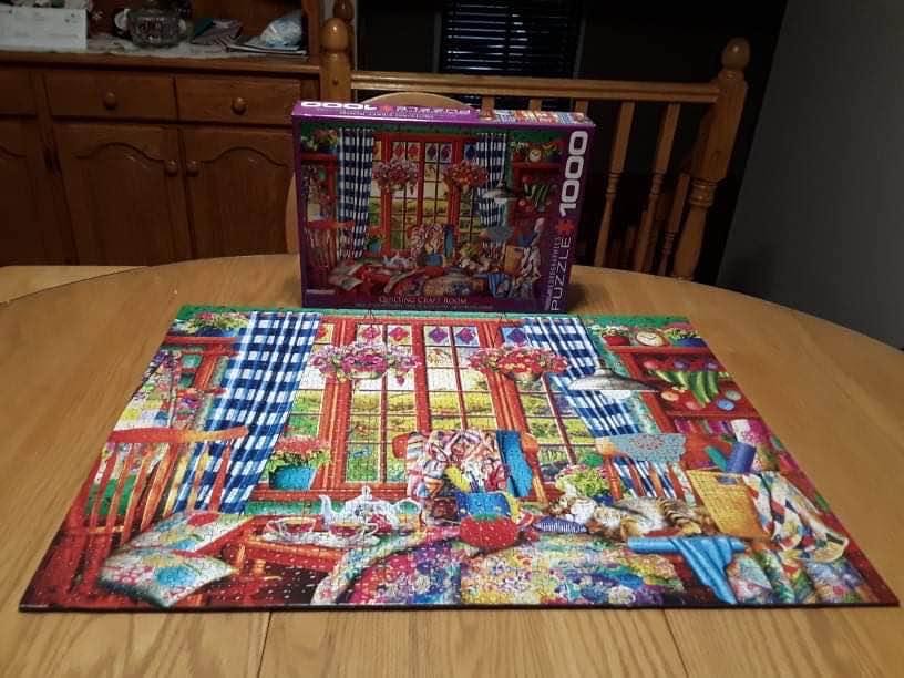 Quilting Craft Room - Eurographics puzzle collectible [Barcode 628136653480] - Main Image 4