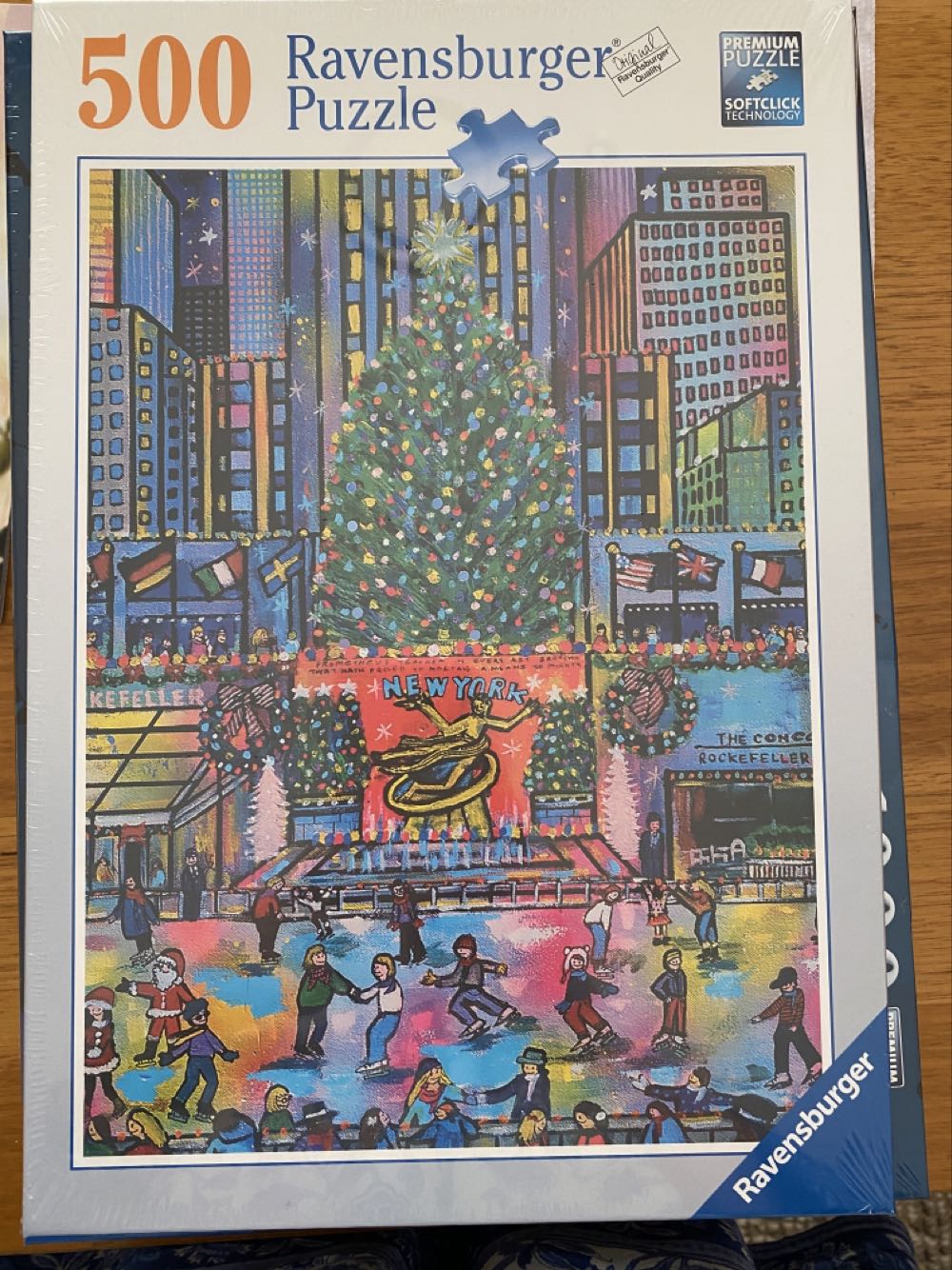 Rockefeller Christmas - Ravensburger puzzle collectible [Barcode 4005556164240] - Main Image 2