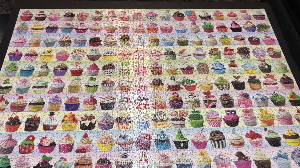 Cupcakes Galore - EuroGraphics puzzle collectible [Barcode 628136806299] - Main Image 2