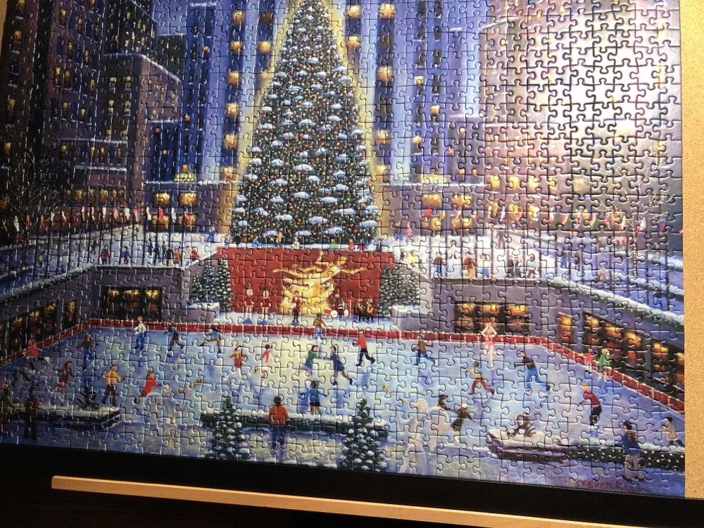 NYC Christmas - Ravensburger 🇩🇪 puzzle collectible [Barcode 4005556195633] - Main Image 3
