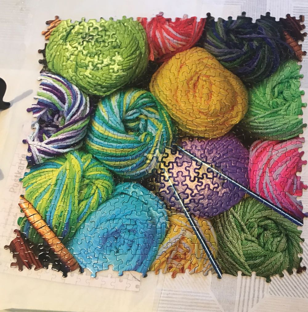 Colorful Yarn - Springbok puzzle collectible [Barcode 091683025367] - Main Image 4