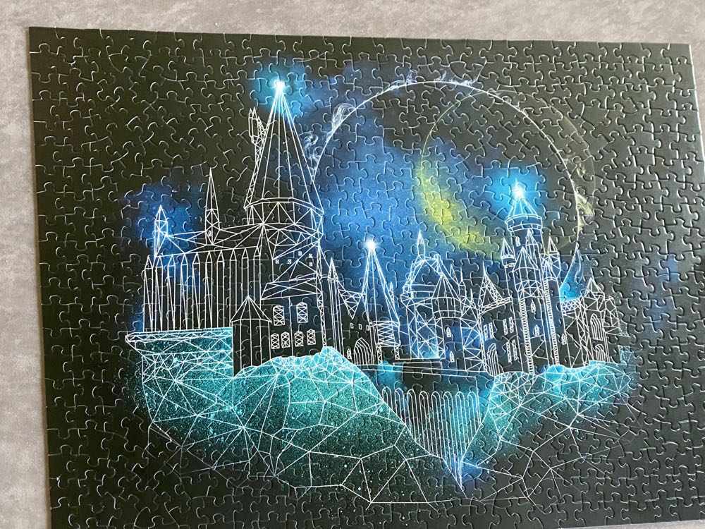 Harry Potter - The Magic Of Hogwarts - USAopoly puzzle collectible [Barcode 700304151230] - Main Image 2