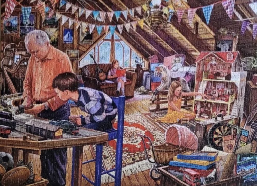 Attic Playtime - Falcon de luxe puzzle collectible [Barcode 8710126110201] - Main Image 3