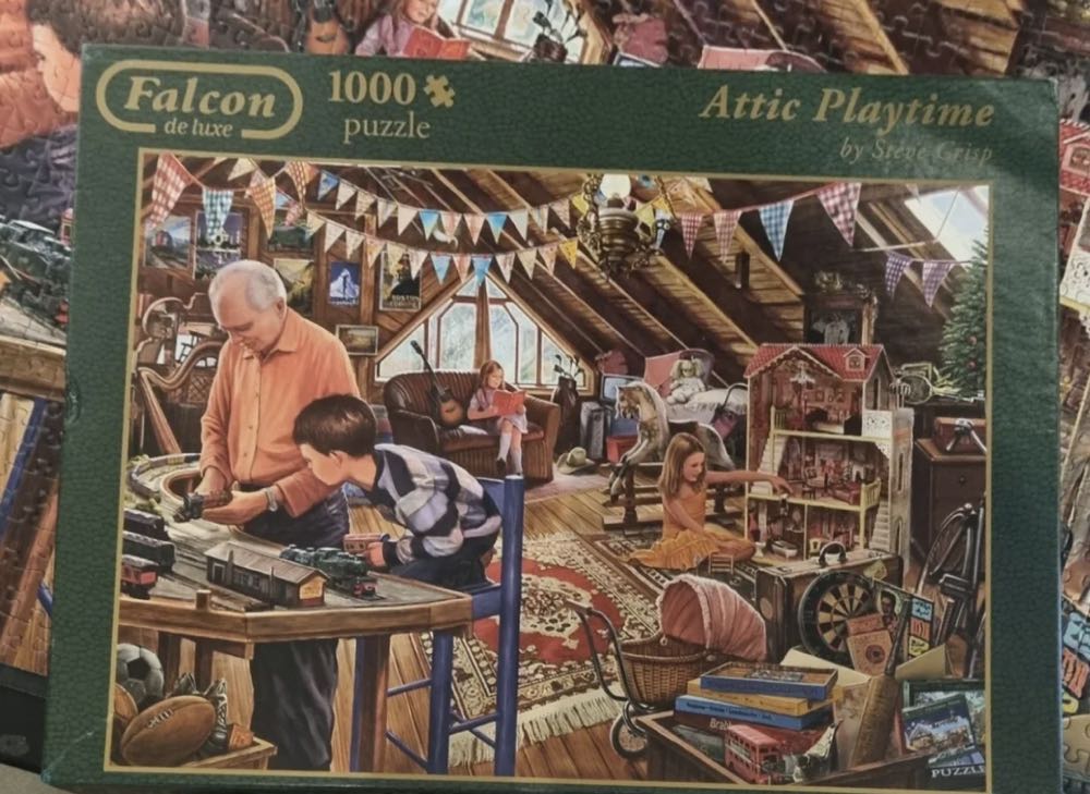 Attic Playtime - Falcon de luxe puzzle collectible [Barcode 8710126110201] - Main Image 4