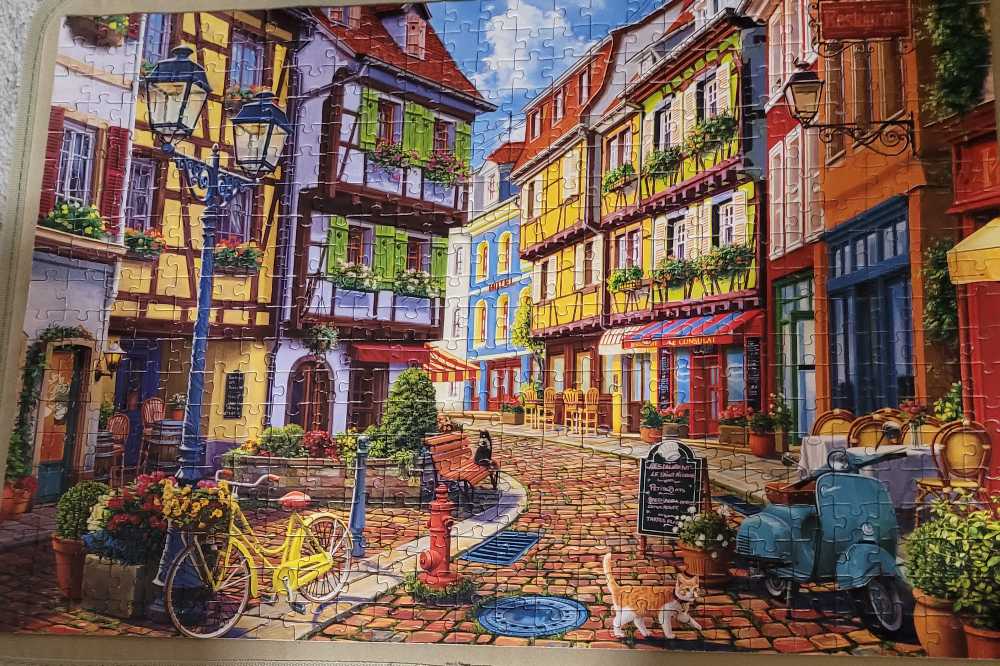 Cobblestone Alley - Corner Piece puzzle collectible [Barcode 5052089281370] - Main Image 3