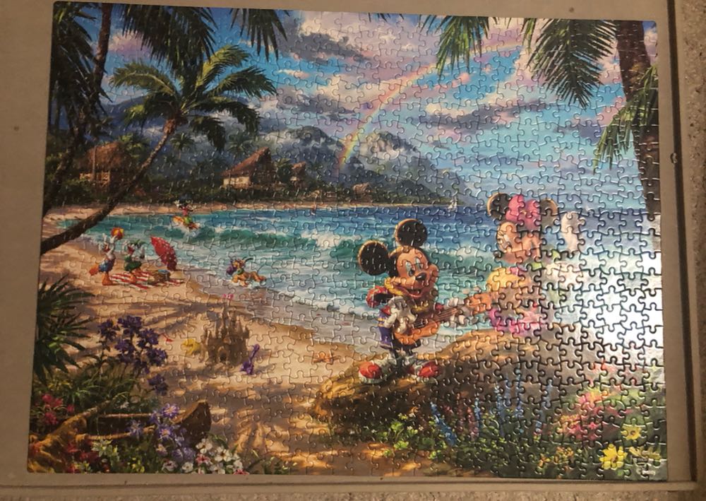 Mickey And Minnie In Hawaii - Ceaco puzzle collectible [Barcode 0021081291538] - Main Image 2