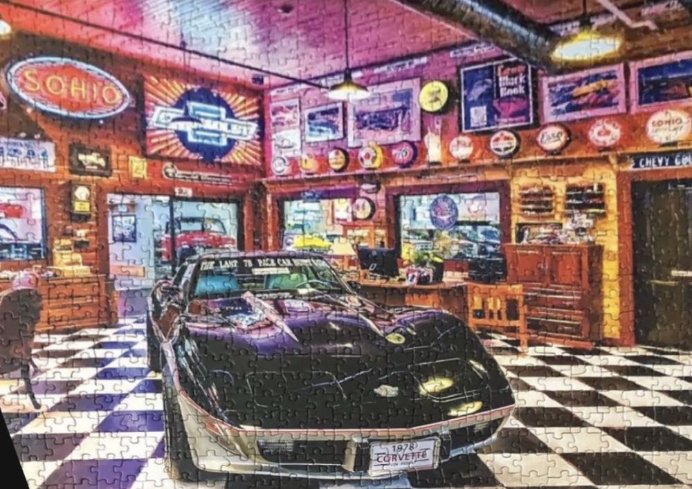 Black Beauty - Masterpieces, Inc. puzzle collectible [Barcode 705988317538] - Main Image 3