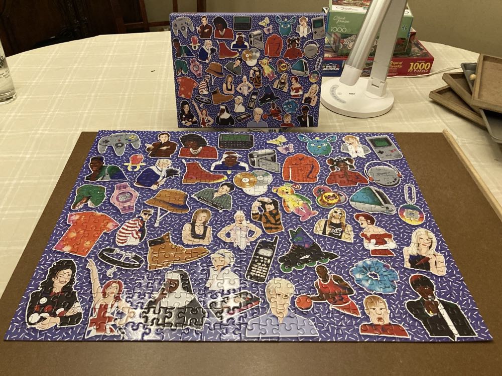 90s Icons - Smith Street Gift puzzle collectible [Barcode 9781925811858] - Main Image 2