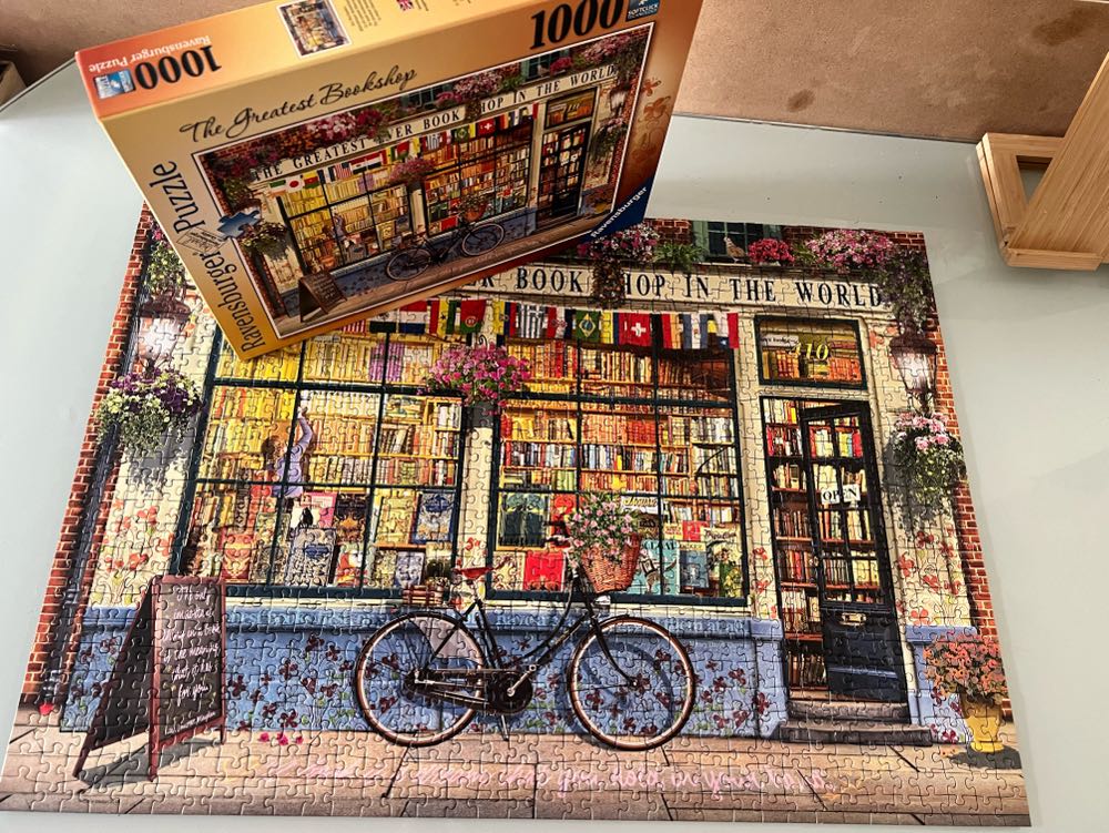 The Greatest Bookshop - Ravensburger puzzle collectible [Barcode 4005556153374] - Main Image 4