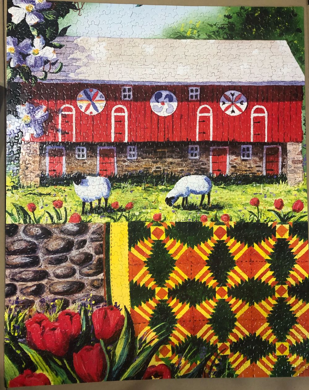 Welcome Quilt - White Mountain puzzle collectible - Main Image 2