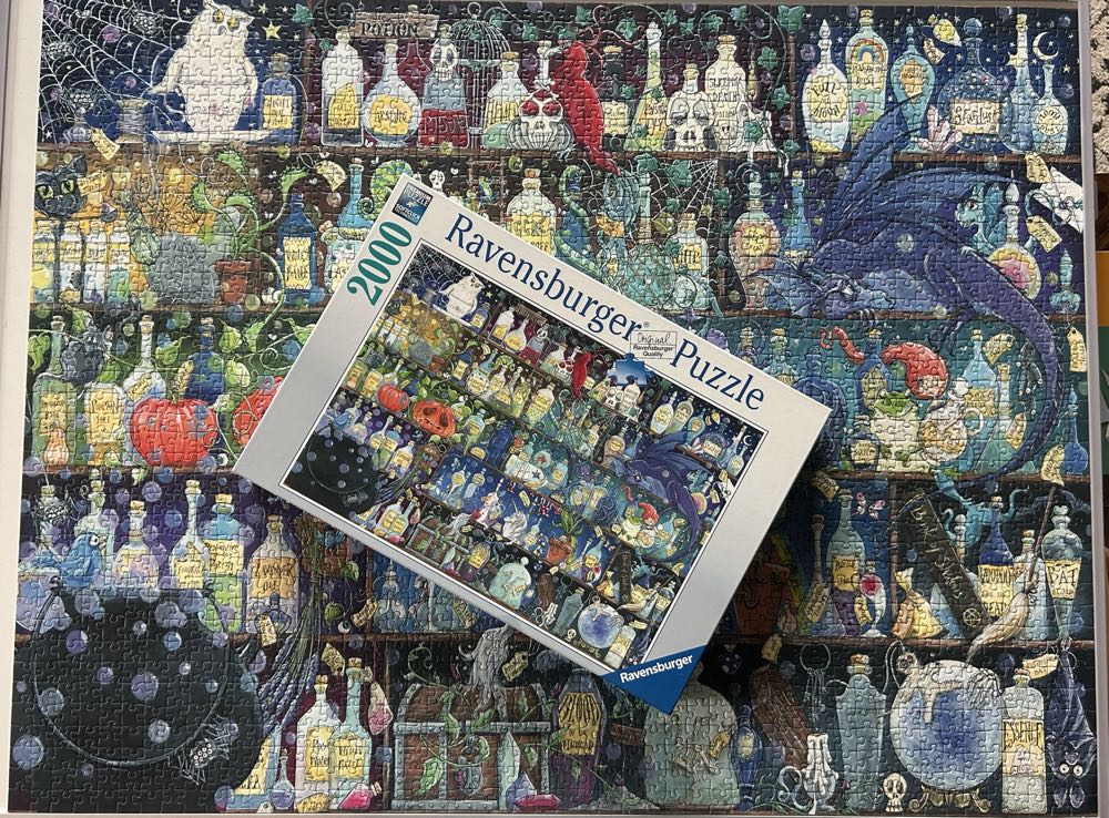 Poisons and potions - Ravensburger puzzle collectible [Barcode 4005556160105] - Main Image 4