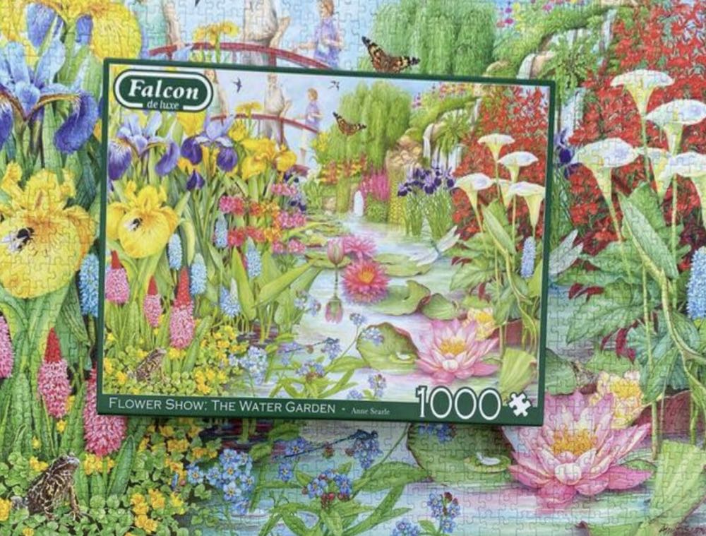 Flower Show: The Water Garden - Falcon de luxe puzzle collectible [Barcode 8710126112823] - Main Image 4