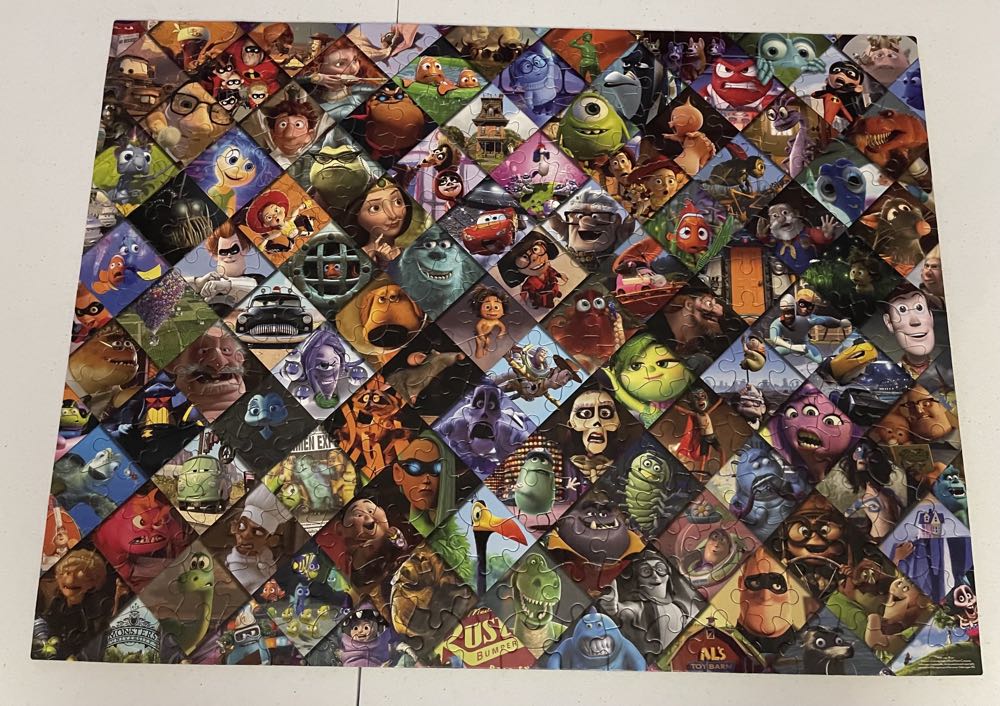 Disney Pixar Clips - Ceaco puzzle collectible [Barcode 021081222310] - Main Image 3